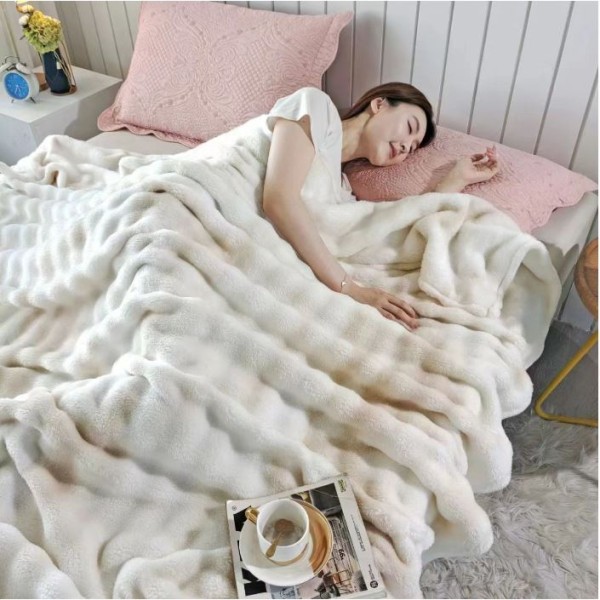 Patura pufoasa COCOLINO pentru pat dublu, blanita artificiala de iepure, 200 x 230 cm, PT-16