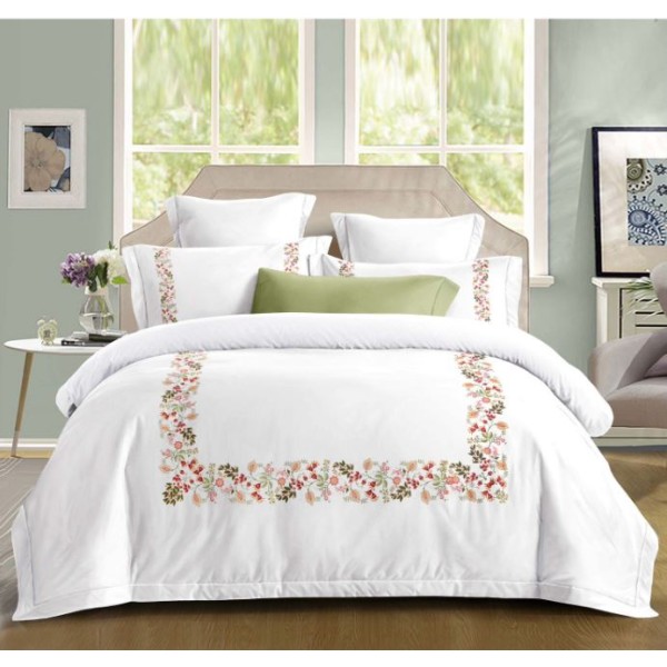 Set Lenjerie Eleganta din Bumbac, cu imprieu deosebit, pentru pat dublu, 4 piese: Cearceaf de pat cu elastic 180 x 200 cm, Cearceaf pilota 200 x 230 cm, 2 fete de perna 55 x 80 cm, BG8010