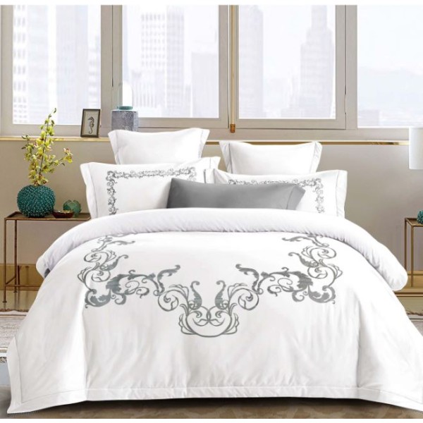 Set Lenjerie Eleganta din Bumbac, cu imprieu deosebit, pentru pat dublu, 4 piese: Cearceaf de pat cu elastic 180 x 200 cm, Cearceaf pilota 200 x 230 cm, 2 fete de perna 55 x 80 cm, BG8021