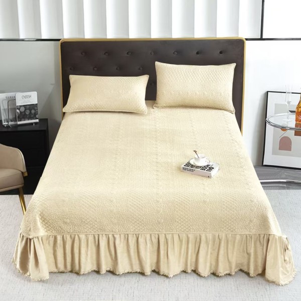 Set Cuvertura catifea 220x240 cm Pat Dublu, 3 piese cu broderie,+ 2 fete perna, CC-7