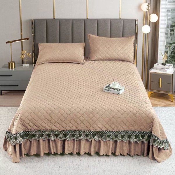 Set Cuvertura catifea 220x240 cm Pat Dublu, 3 piese cu broderie,+ 2 fete perna, CC-9