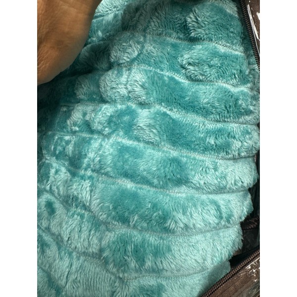 Husa de pat cu elastic COCOLINO DIN BLANA ARTIFICIALA DE IEPURE + 2 fete de perna HCIY21 Husa de pat cu elastic COCOLINO DIN BLANA ARTIFICIALA DE IEPURE + 2 fete de perna HCIY21