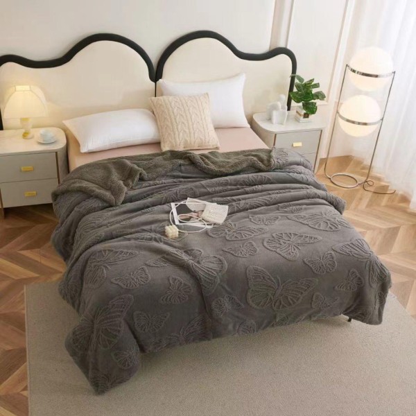 Patura cocolino cu dos plusat pentru pat dublu, model cu fluturi gofrati PFG15 Patura cocolino cu dos plusat pentru pat dublu, model cu fluturi gofrati PFG15