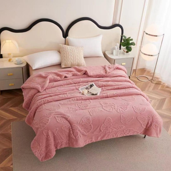 Patura cocolino cu dos plusat pentru pat dublu, model cu fluturi gofrati PFG17 Patura cocolino cu dos plusat pentru pat dublu, model cu fluturi gofrati PFG17