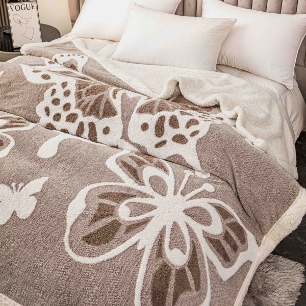 Pătură Cocolino 3D cu Blăniță – Moale, Călduroasă și Elegantă, Imprimeu Fluture, 200×230 cm-CAPPUCCINO PBFJ1