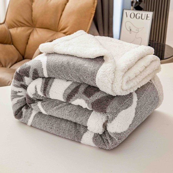 Pătură Cocolino 3D cu Blăniță – Moale, Călduroasă și Elegantă, Imprimeu Fluture, 200×230 cm-Gri INCHIS PBFJ3