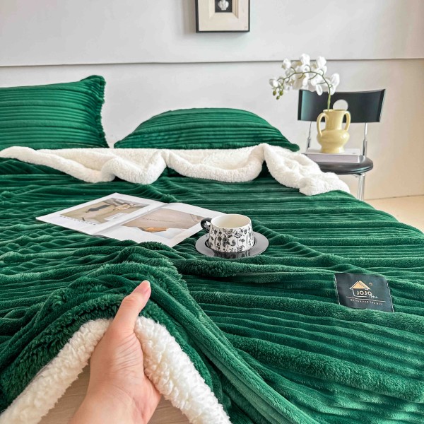 Set Pătură VERDE 3D din Blăniță Artificială de Iepure & 2 Fețe de Pernă PBPJ2 Set Pătură VERDE 3D din Blăniță Artificială de Iepure & 2 Fețe de Pernă PBPJ2