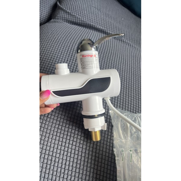 Robinet Electric de perete pentru Incalzit Apa cu Dus Furtun Robinet Electric de perete pentru Incalzit Apa cu Dus Furtun