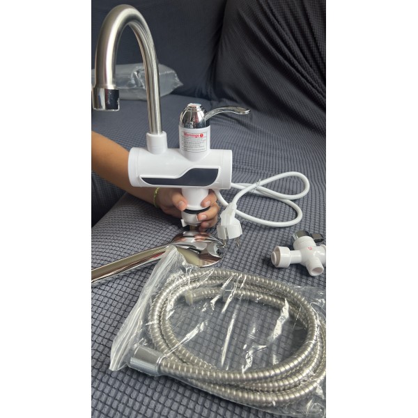 Robinet Electric de perete pentru Incalzit Apa cu Dus Furtun Robinet Electric de perete pentru Incalzit Apa cu Dus Furtun